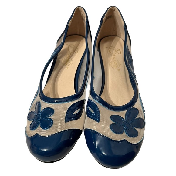 Beacon Fashion and Fit Blue Floral with See Through Mesh Shoes Size 7.5 - Picture 6 of 7